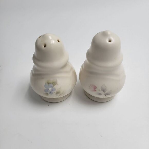 Pfaltzgraff Made In Mexico Porcelain Ivory Salt And‎ Pepper Shakers - Picture 1 of 6